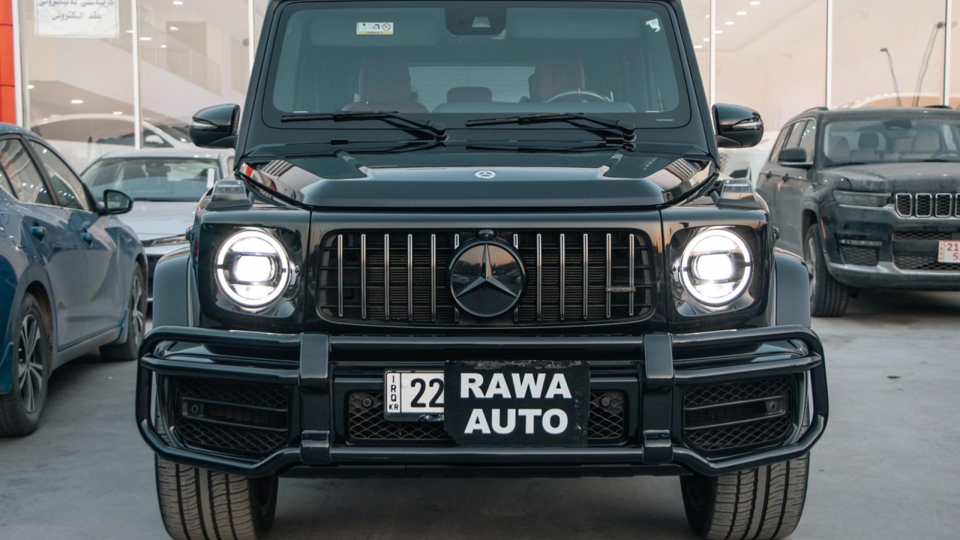 Mercedes-Benz Exterior Styling Guide: AMG Details, G-Class Carbon and Premium Emblems