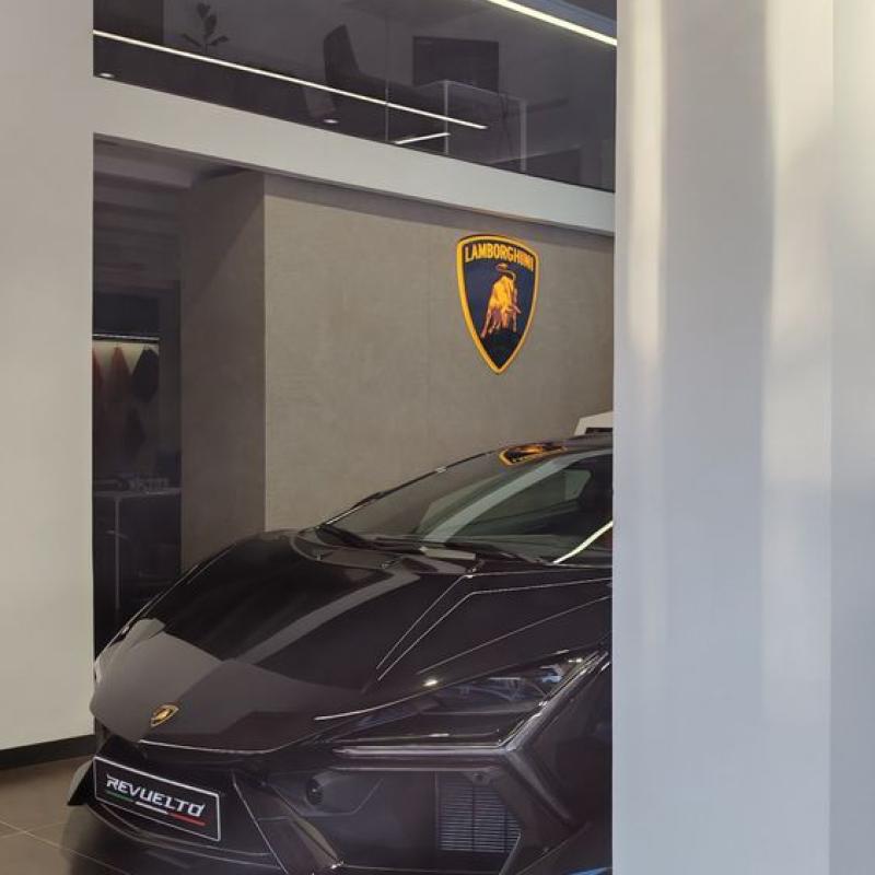 Best Carbon Fiber Accessories for Ferrari, Lamborghini and Porsche