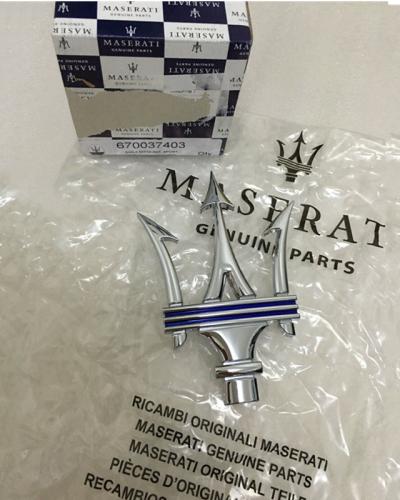 Genuine Maserati Quattroporte Front Grille Emblem Badge Blue 670037403