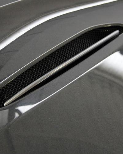 Aston Martin DBX Bonnet Blades