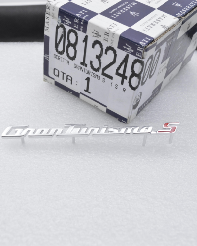 Genuine Maserati GranTurismo S Dashoard Passenger Side badge emblem 81324800