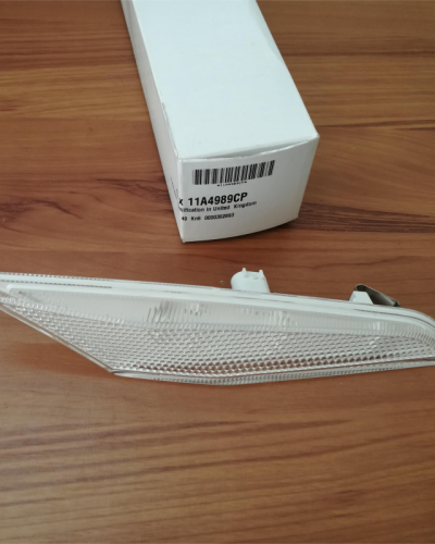 Genuine McLaren MP4-12C Front Right Side Marker Lamp White 11A4989CP