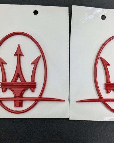 Maserati Quattroporte GranTurismo Ghibli Levante RH&LH Red Side Logo Emblem Badge