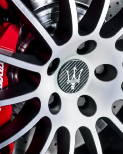 Maserati Carbon Fiber Center Caps (Set of 4)